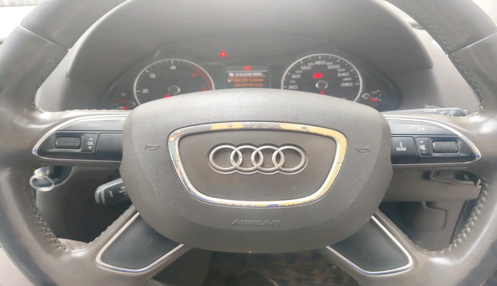 2013 Audi Q5 2.0 TDI QUATTRO, Diesel, Automatic, 1,52,798 km, interior