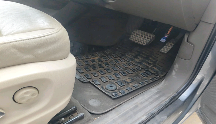 2013 Audi Q5 2.0 TDI QUATTRO, Diesel, Automatic, 1,52,798 km, interior