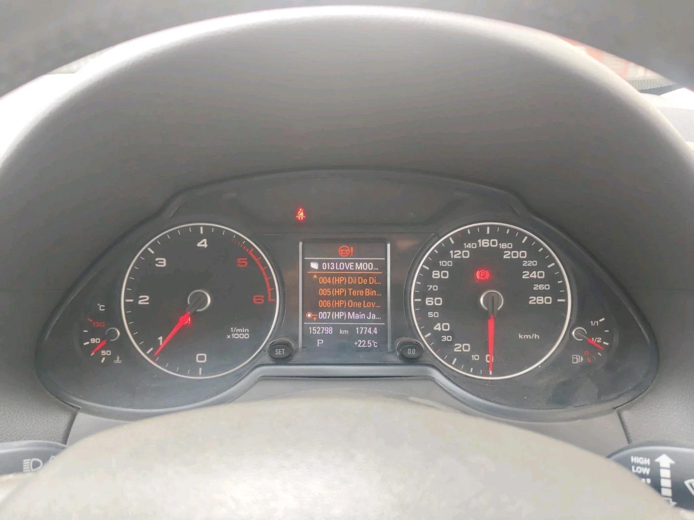 2013 Audi Q5 2.0 TDI QUATTRO, Diesel, Automatic, 1,52,798 km, interior