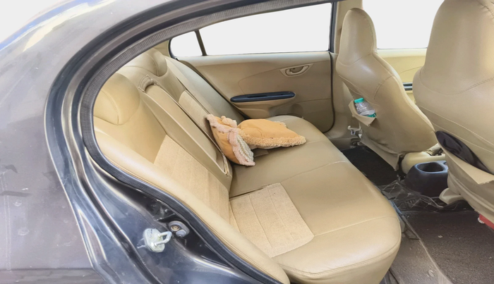 2017 Honda Amaze 1.2L I-VTEC S, Petrol, Manual, 1,24,339 km, interior