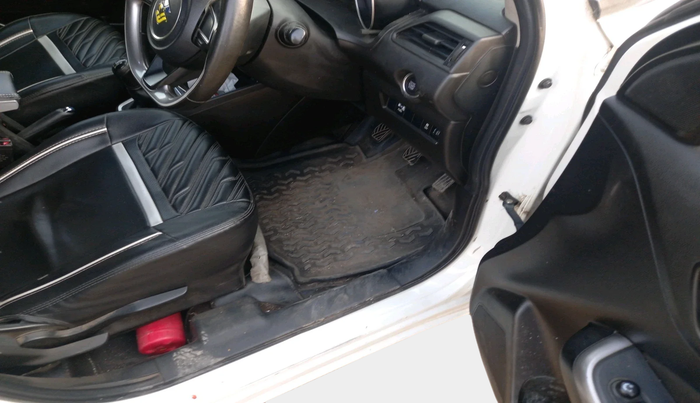 2023 Maruti Swift ZXI CNG, Petrol, Manual, 1,14,830 km, interior