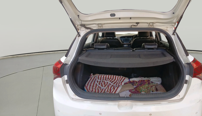 2016 Hyundai Elite i20 ASTA 1.4 CRDI (O), Diesel, Manual, 1,01,641 km, exterior