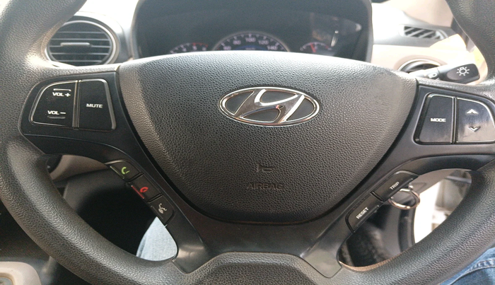 2017 Hyundai Grand i10 SPORTZ (O) 1.2 U2 CRDI, Diesel, Manual, 1,55,938 km, interior