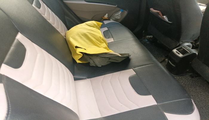 2017 Hyundai Grand i10 SPORTZ (O) 1.2 U2 CRDI, Diesel, Manual, 1,55,938 km, interior