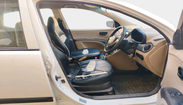 2010 Hyundai i10 ERA 1.1, Petrol, Manual, 1,19,228 km, interior