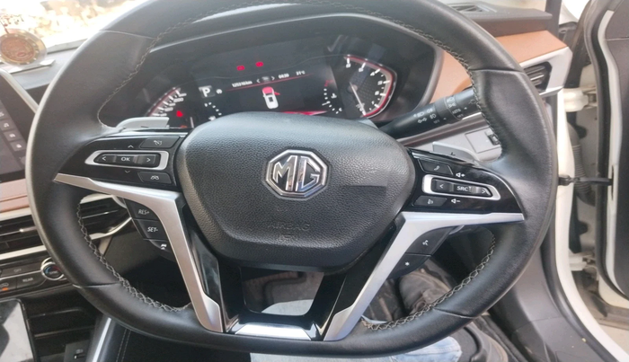 2022 MG GLOSTER SAVVY 2.0 TURBO 7 STR 2WD, Diesel, Automatic, 1,27,500 km, interior