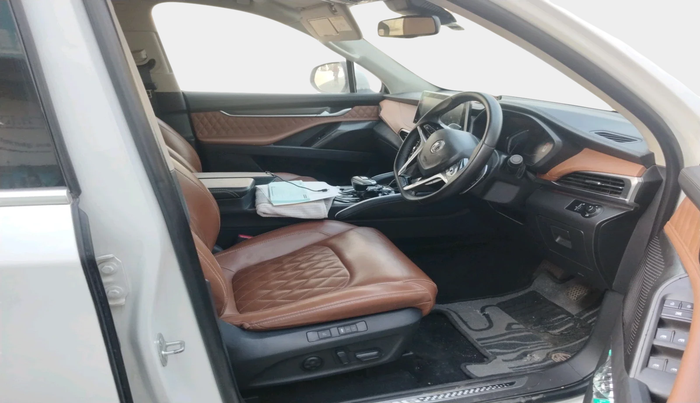 2022 MG GLOSTER SAVVY 2.0 TURBO 7 STR 2WD, Diesel, Automatic, 1,27,500 km, interior