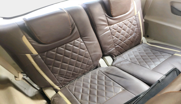 2015 Mahindra XUV500 W10, Diesel, Manual, 1,41,110 km, interior