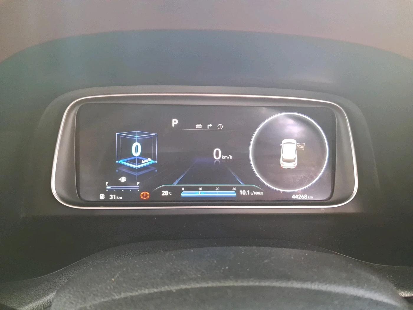 2022 Hyundai ALCAZAR PLATINUM (O) 6STR 2.0 AT, CNG, Automatic, 44,268 km, interior