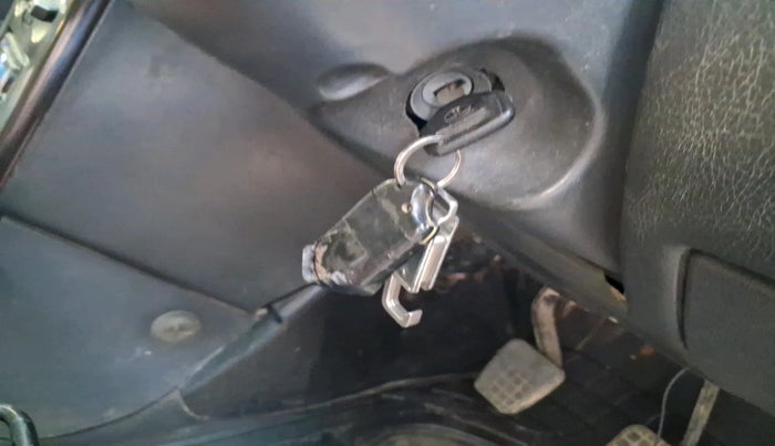 2011 Tata Safari 4X2 VX DICOR 2.2 VTT, Diesel, Manual, 2,48,507 km, interior