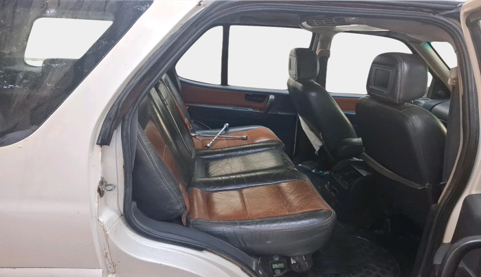 2011 Tata Safari 4X2 VX DICOR 2.2 VTT, Diesel, Manual, 2,48,507 km, interior