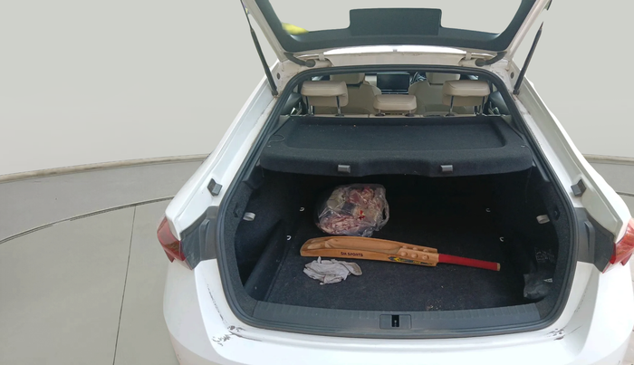 2022 Skoda Octavia STYLE 2.0, Petrol, Automatic, 38,477 km, exterior