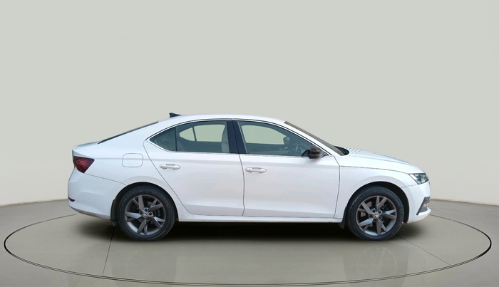 2022 Skoda Octavia STYLE 2.0, Petrol, Automatic, 38,477 km, exterior