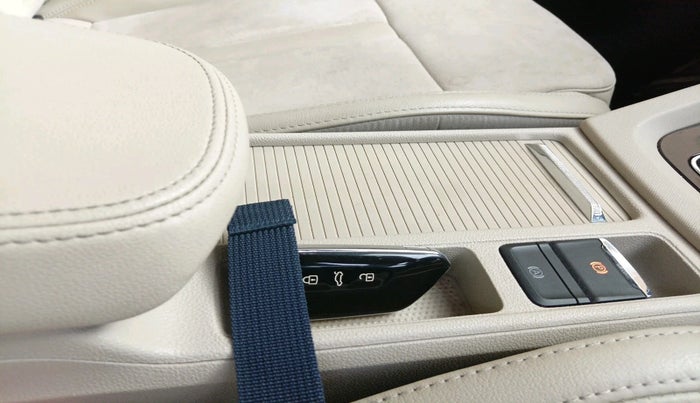 2022 Skoda Octavia STYLE 2.0, Petrol, Automatic, 38,477 km, interior