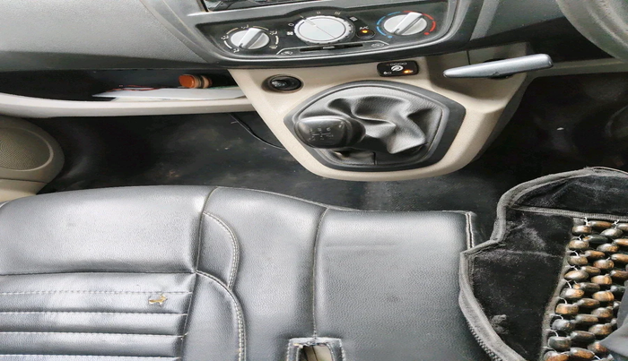 2017 Datsun Go T, Petrol, Manual, 98,373 km, interior