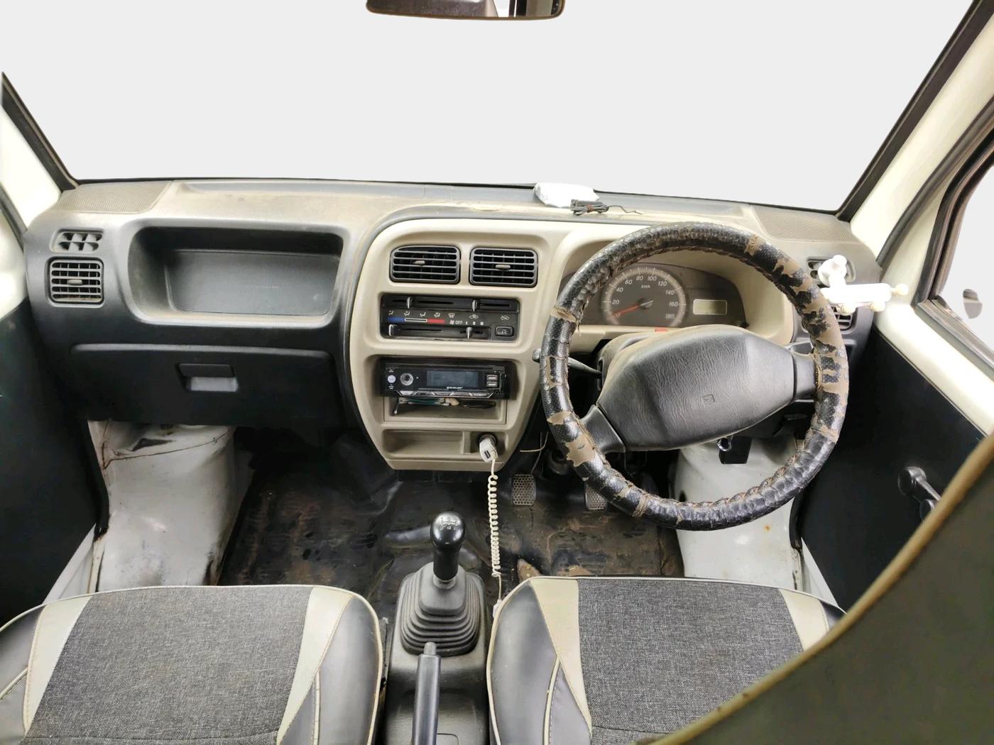 2017 Maruti Eeco 5 STR WITH A/C+HTR, CNG, Manual, 1,64,062 km, interior