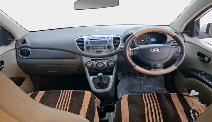 2015 Hyundai i10 SPORTZ 1.1, Petrol, Manual, 70,831 km, interior