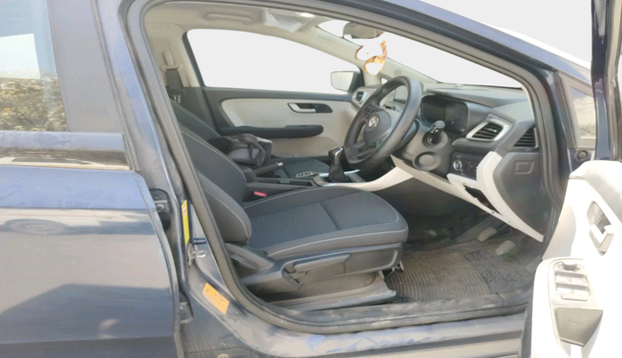 2024 Tata ALTROZ XZ CNG, CNG, Manual, 11,347 km, interior