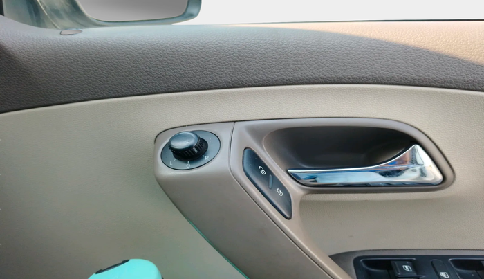 2014 Skoda Rapid 1.5 TDI CR ELEGANCE, Diesel, Manual, 1,37,193 km, interior