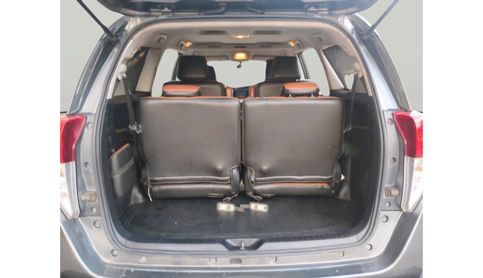 2018 Toyota Innova Crysta 2.4 VX 7 STR, Diesel, Manual, 1,29,513 km, exterior