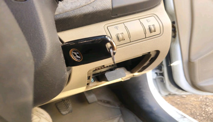 2012 Hyundai Verna FLUIDIC 1.6 CRDI SX, Diesel, Manual, 1,53,254 km, interior