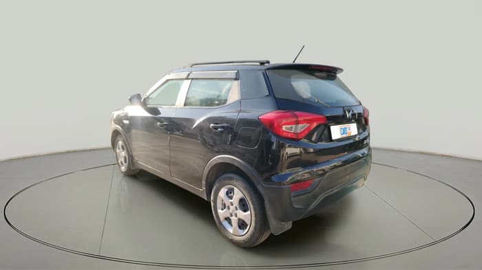 2023 Mahindra XUV300 W6 1.2 PETROL, Petrol, Manual, 23,828 km, exterior