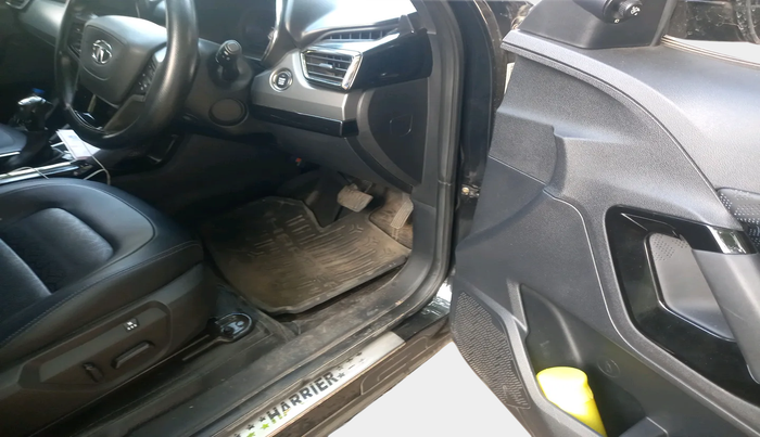 2022 Tata Harrier XZA PLUS 2.0L, Diesel, Automatic, 35,000 km, interior