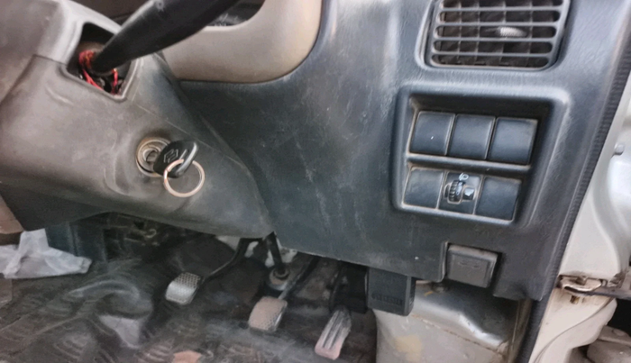 2015 Maruti Eeco 5 STR, Petrol, Manual, 2,11,425 km, interior