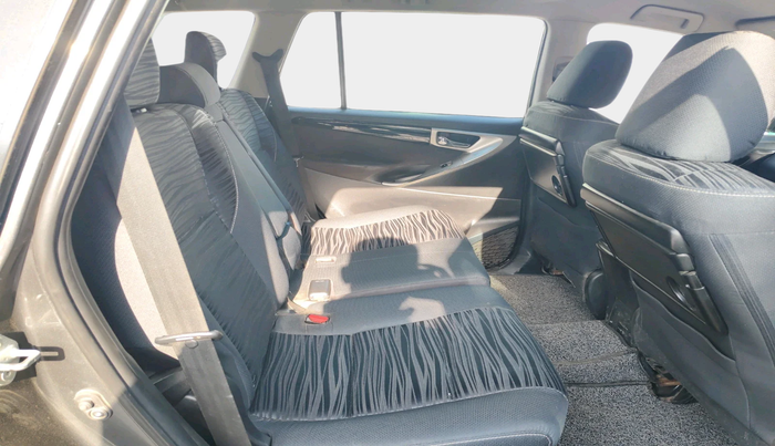 2016 Toyota Innova Crysta 2.4 VX 8 STR, Diesel, Manual, 3,57,487 km, interior