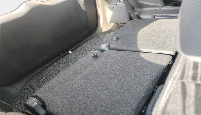 2016 Toyota Innova Crysta 2.4 VX 8 STR, Diesel, Manual, 3,57,487 km, interior