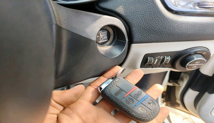 2018 Jeep Compass LIMITED 2.0 DIESEL, Diesel, Manual, 2,00,912 km, interior