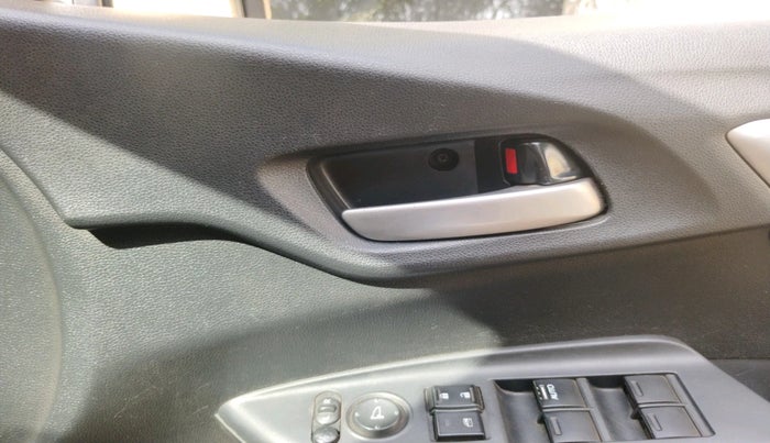 2018 Honda WR-V 1.5L I-DTEC VX MT, Diesel, Manual, 1,27,273 km, interior