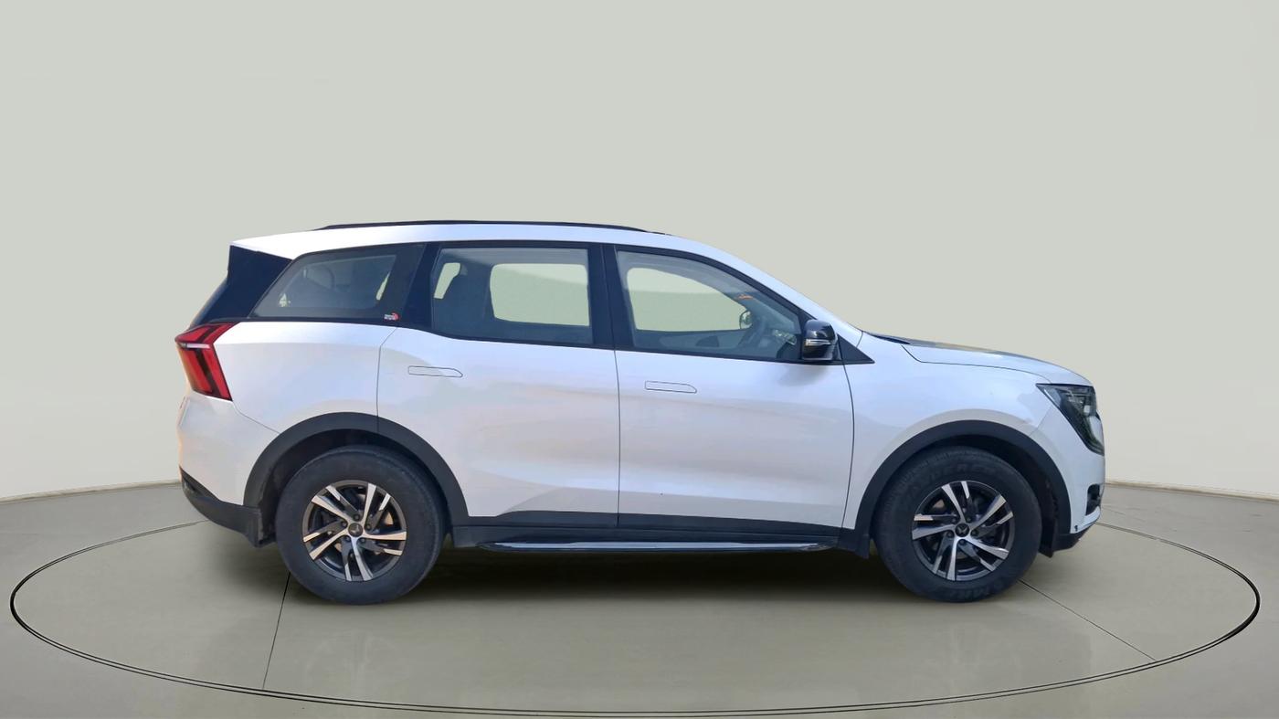 2024 Mahindra XUV700 AX 5 D MT 7 STR, Diesel, Manual, 20,169 km, exterior