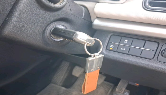 2024 Mahindra XUV700 AX 5 D MT 7 STR, Diesel, Manual, 20,169 km, interior