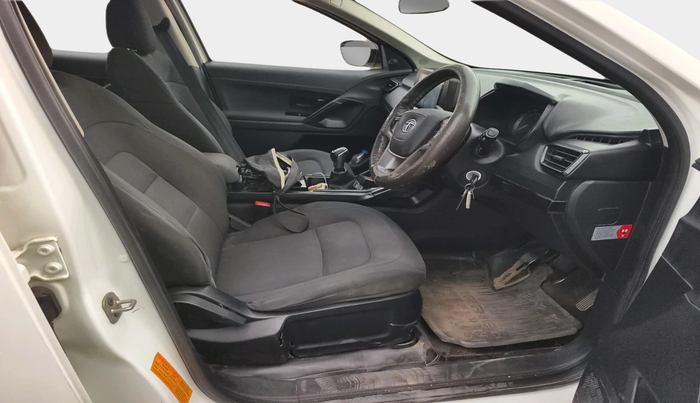 2023 Tata Harrier XE 2.0L KRYOTEC, Diesel, Manual, 96,633 km, interior