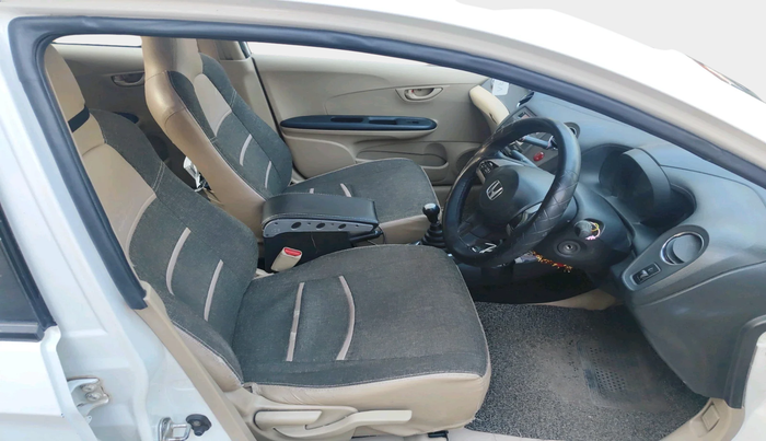2015 Honda Amaze 1.5L I-DTEC S, Diesel, Manual, 1,13,304 km, interior