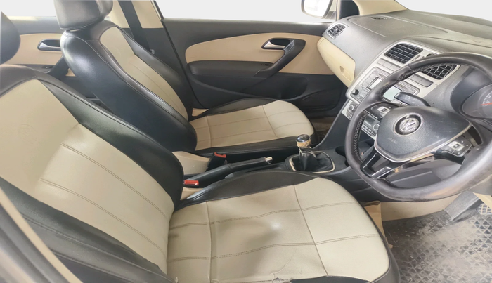 2014 Volkswagen Polo HIGHLINE1.2L, Petrol, Manual, 1,67,420 km, interior