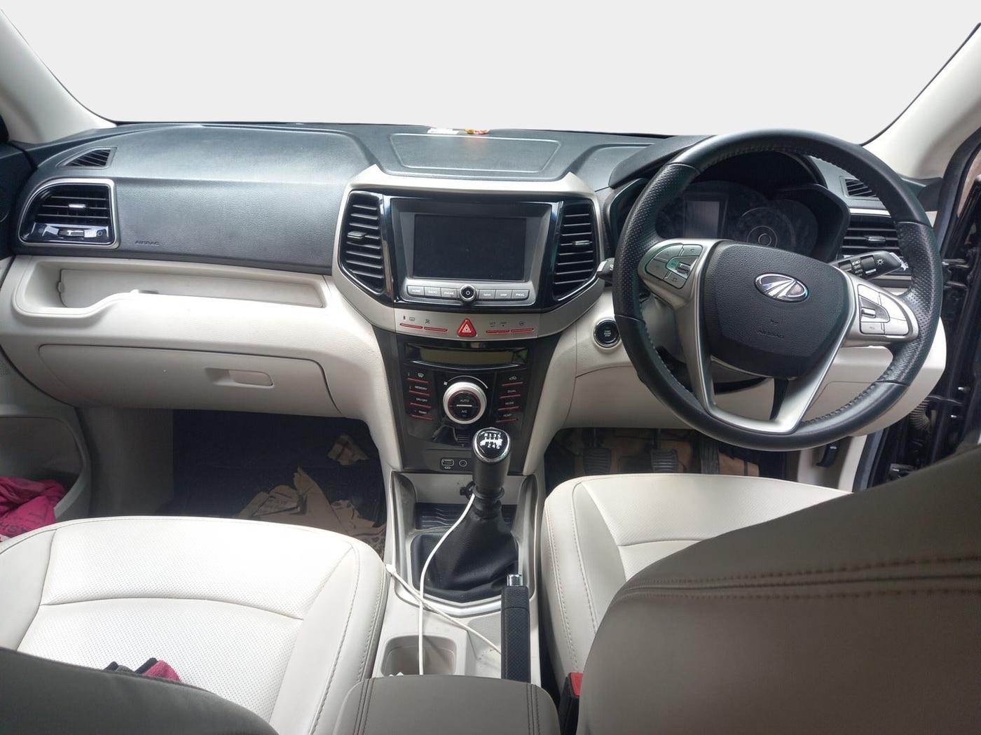 2022 Mahindra XUV300 W8 (O) 1.2 PETROL, Petrol, Manual, 31,956 km, interior