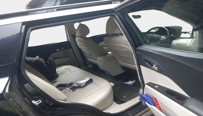 2022 Mahindra XUV300 W8 (O) 1.2 PETROL, Petrol, Manual, 31,956 km, interior