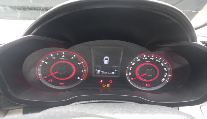 2022 Mahindra XUV300 W8 (O) 1.2 PETROL, Petrol, Manual, 31,956 km, interior