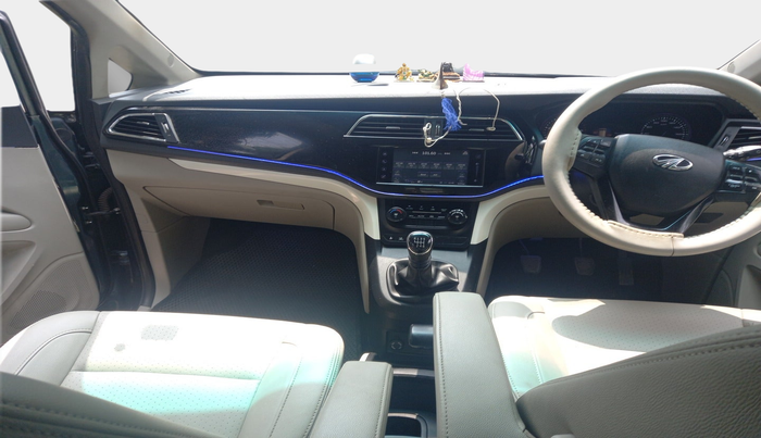 2018 Mahindra MARAZZO M8 7 STR, Diesel, Manual, 1,91,680 km, interior