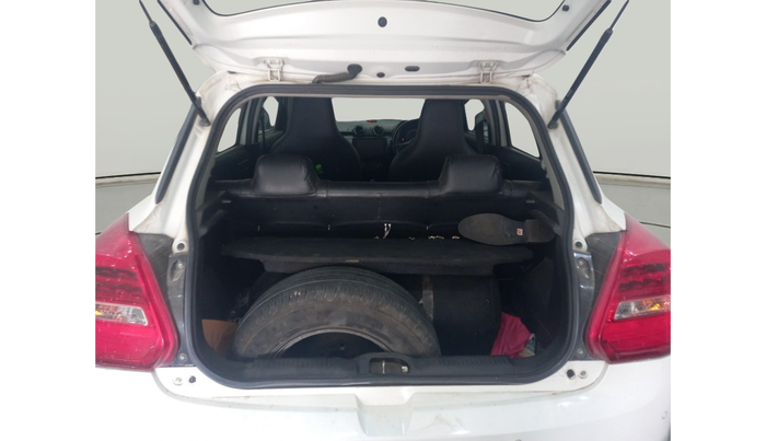 2020 Maruti Swift LXI, Petrol, Manual, 1,18,263 km, exterior