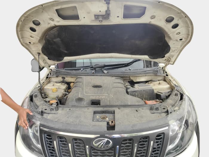 2017 Mahindra XUV500 W4 1.99, Diesel, Manual, 1,60,050 km, exterior