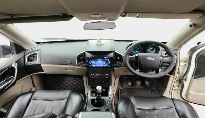 2017 Mahindra XUV500 W4 1.99, Diesel, Manual, 73,070 km, interior