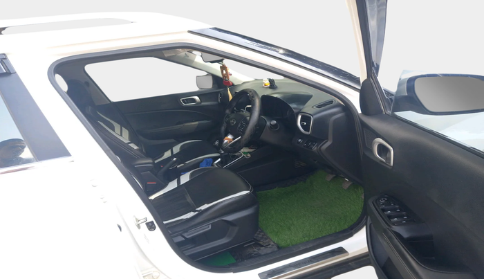 2019 Hyundai VENUE SX 1.0 (O) TURBO, Petrol, Manual, 72,536 km, interior