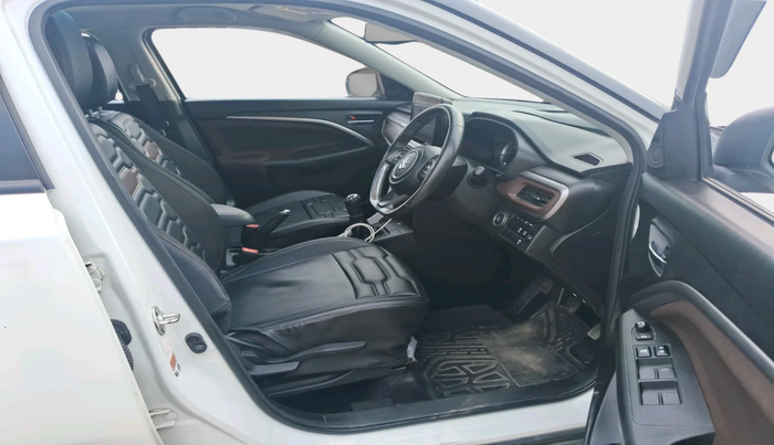 2023 Maruti BREZZA ZXI + SMART HYBRID, Petrol, Manual, 28,202 km, interior