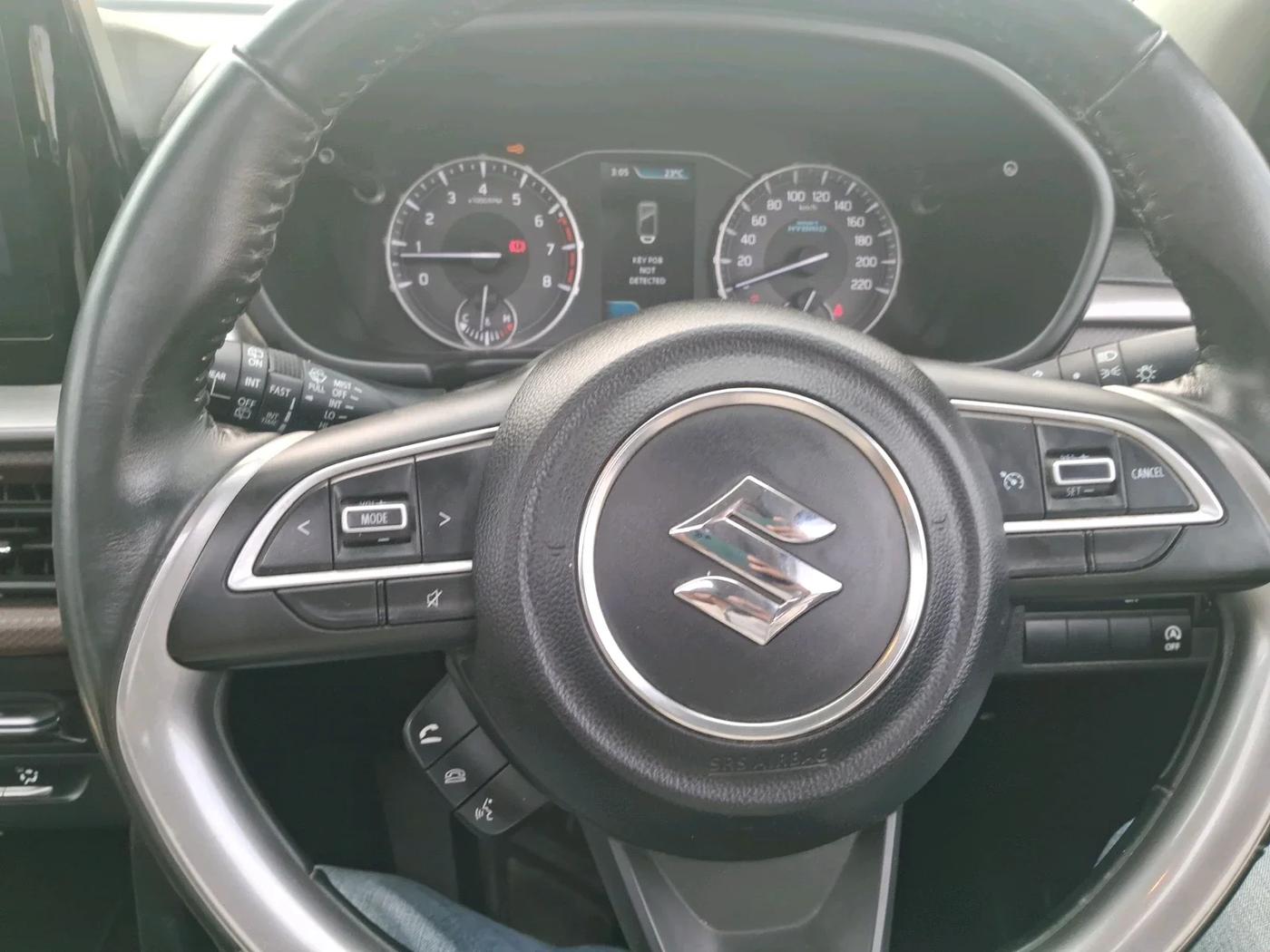 2023 Maruti BREZZA ZXI + SMART HYBRID, Petrol, Manual, 28,202 km, interior
