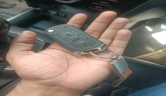 2023 Mahindra XUV300 W8 1.2 PETROL, Petrol, Manual, 54,476 km, interior