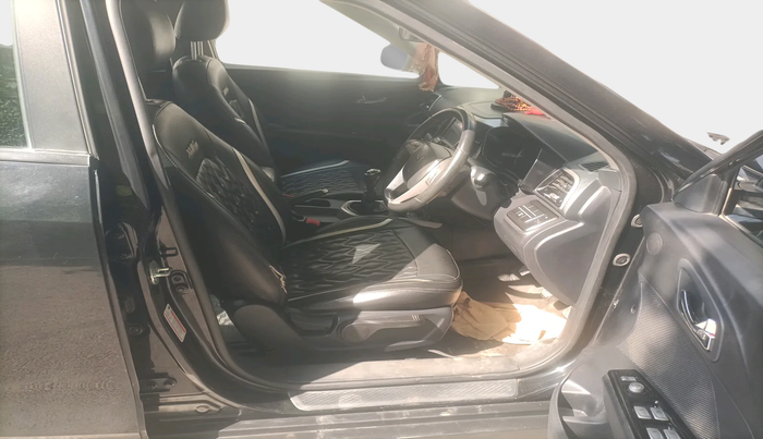 2023 Mahindra XUV300 W8 1.2 PETROL, Petrol, Manual, 54,476 km, interior
