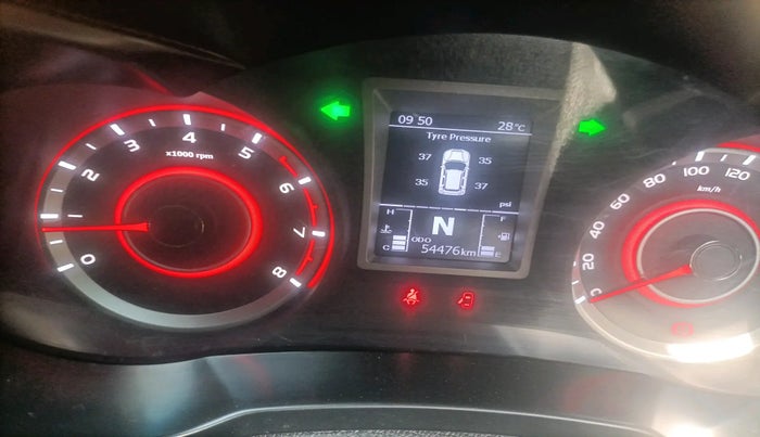 2023 Mahindra XUV300 W8 1.2 PETROL, Petrol, Manual, 54,476 km, interior